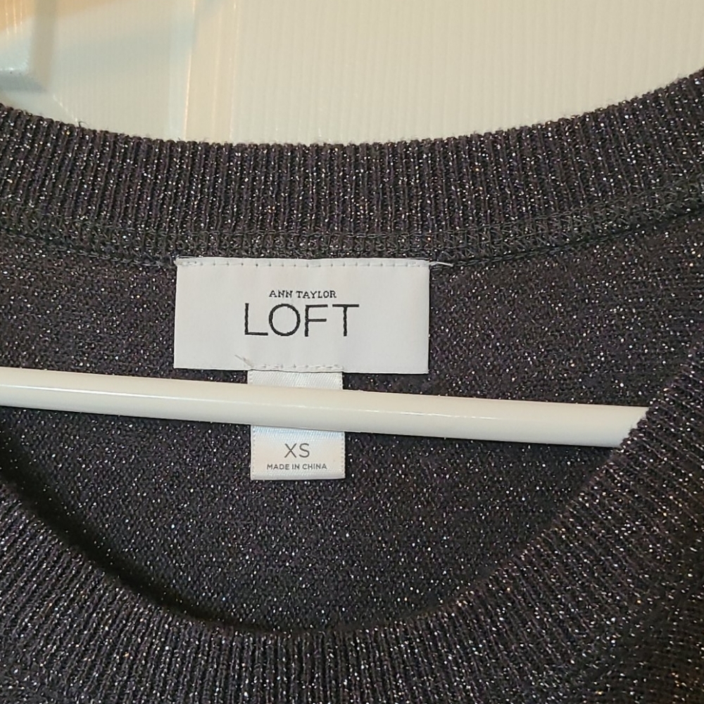 Ann Taylor Loft top - Picture 2 of 5